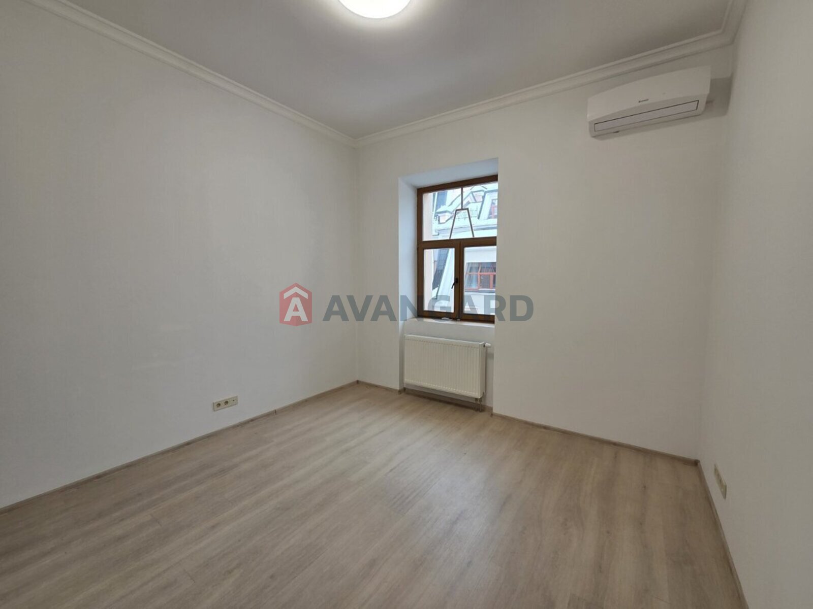 4 ��. ��������, 167/82/21 ��. �., 3/4 ������ ���� 4