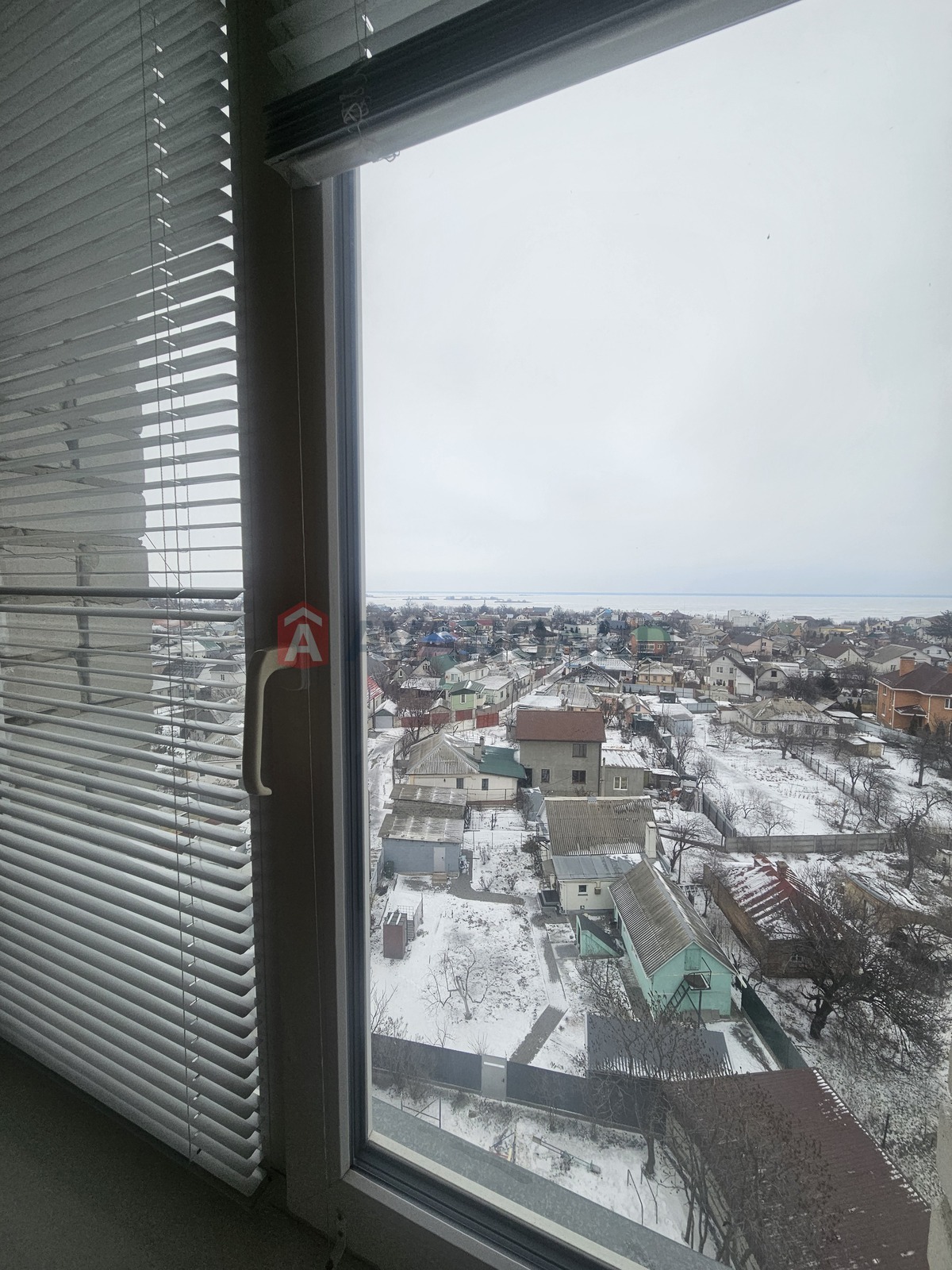 3 ��. ��������, 99/42/34 ��. �., 8/9 ������ ���� 4