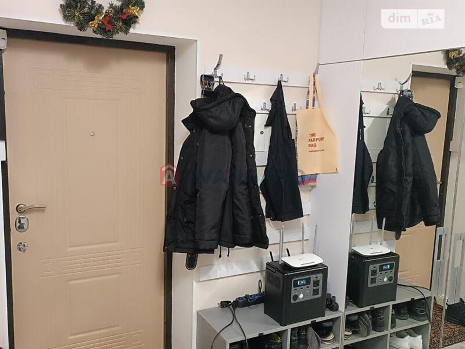 2 ��. ��������, 70/69/12 ��. �., 7/11 ������ ���� 2