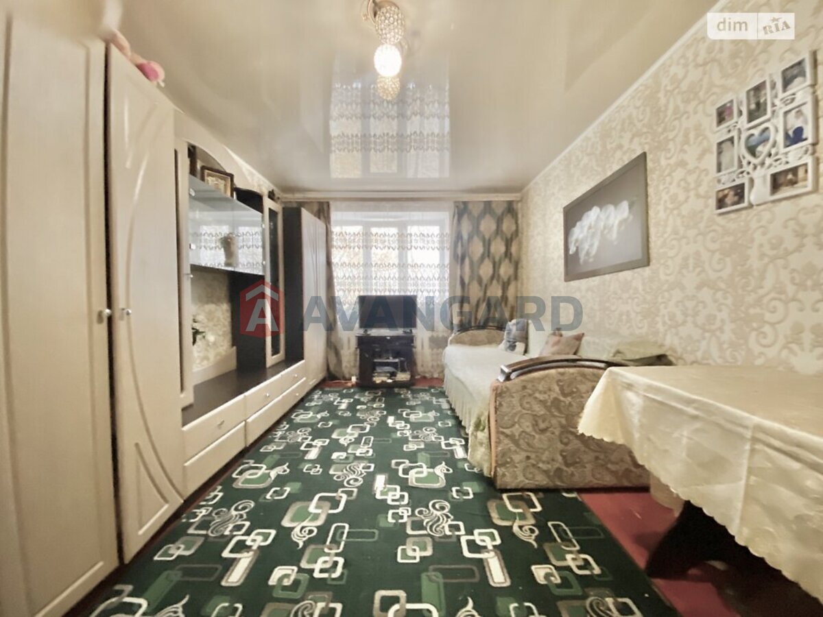 1 ��. ��������, 23/18/- ��. �., 3/5 ������ ���� 1