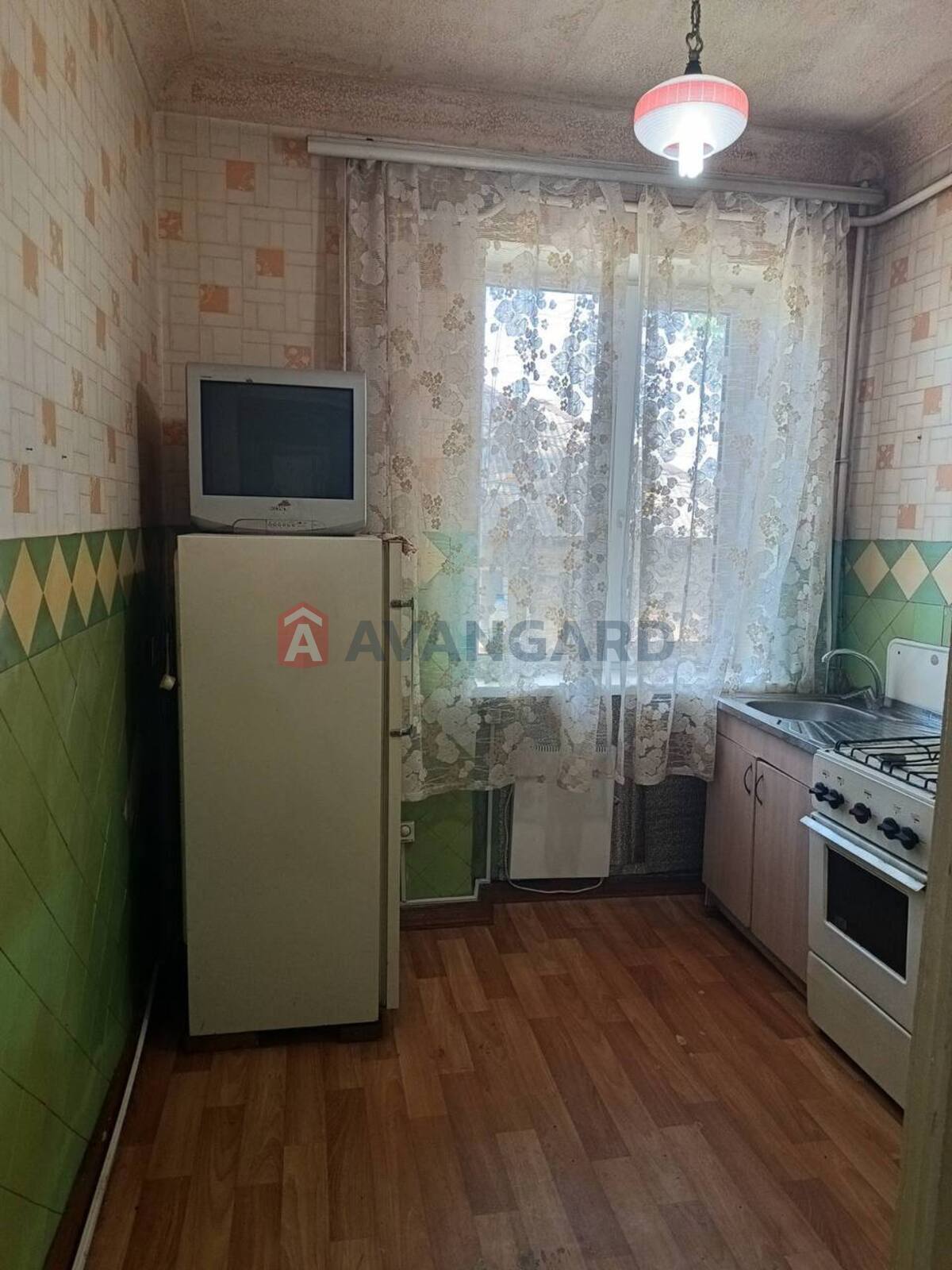 3 ��. ��������, 61/-/7 ��. �., 3/3 ������ ���� 8