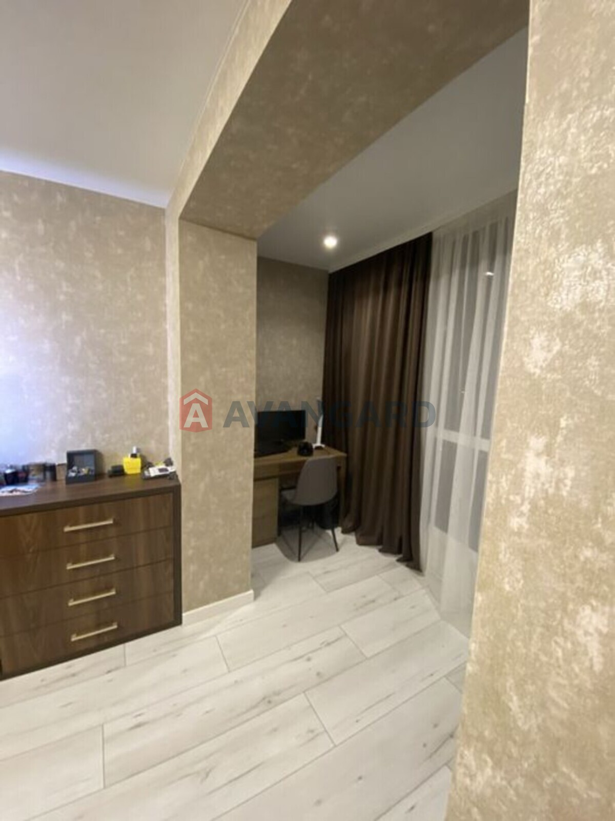 2 ��. ��������, 80/-/18 ��. �., 9/12 ������ ���� 12