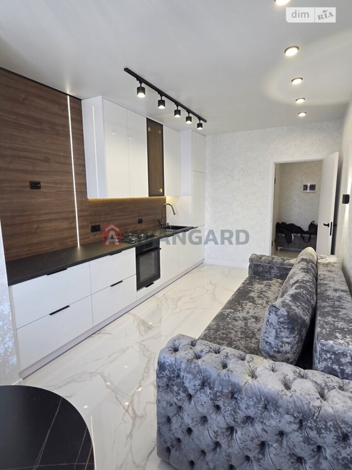 1 ��. ��������, 43/17/16 ��. �., 10/15 ������ ���� 4