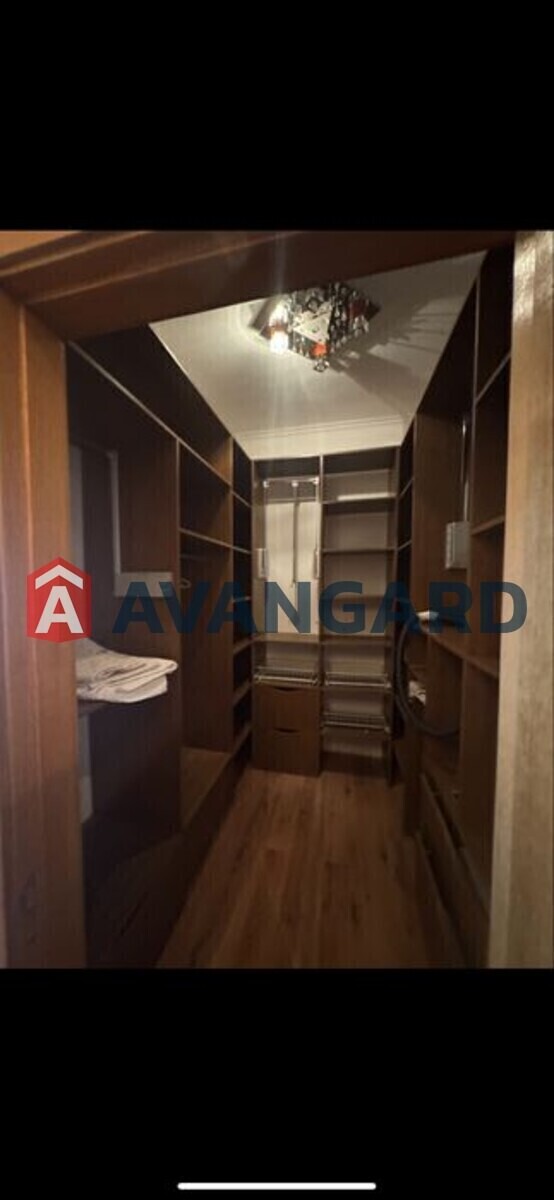 3 ��. ��������, 109/-/14 ��. �., 6/8 ������ ���� 10