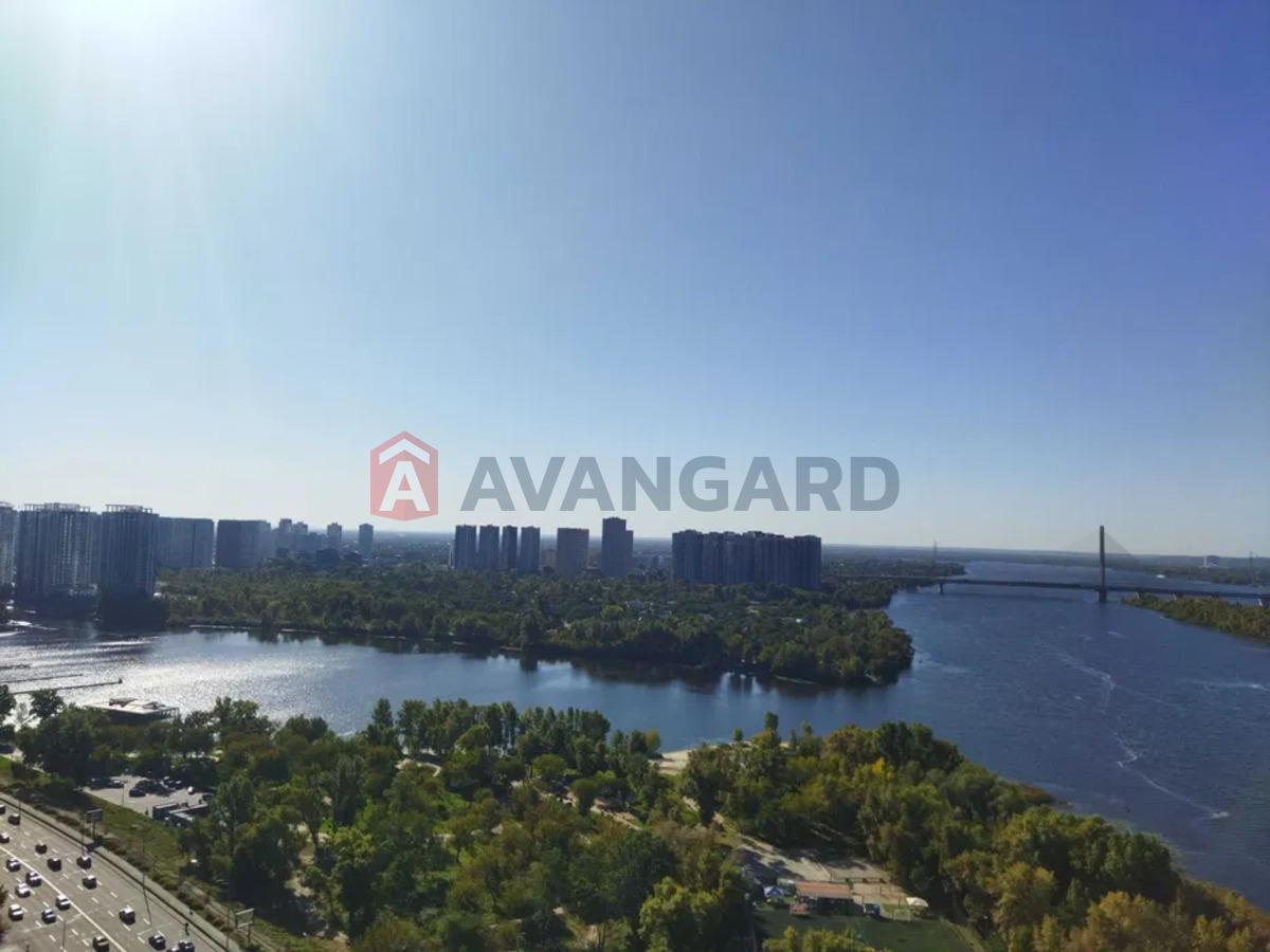 1 ��. ��������, 37/-/11 ��. �., 26/28 ������ ���� 3