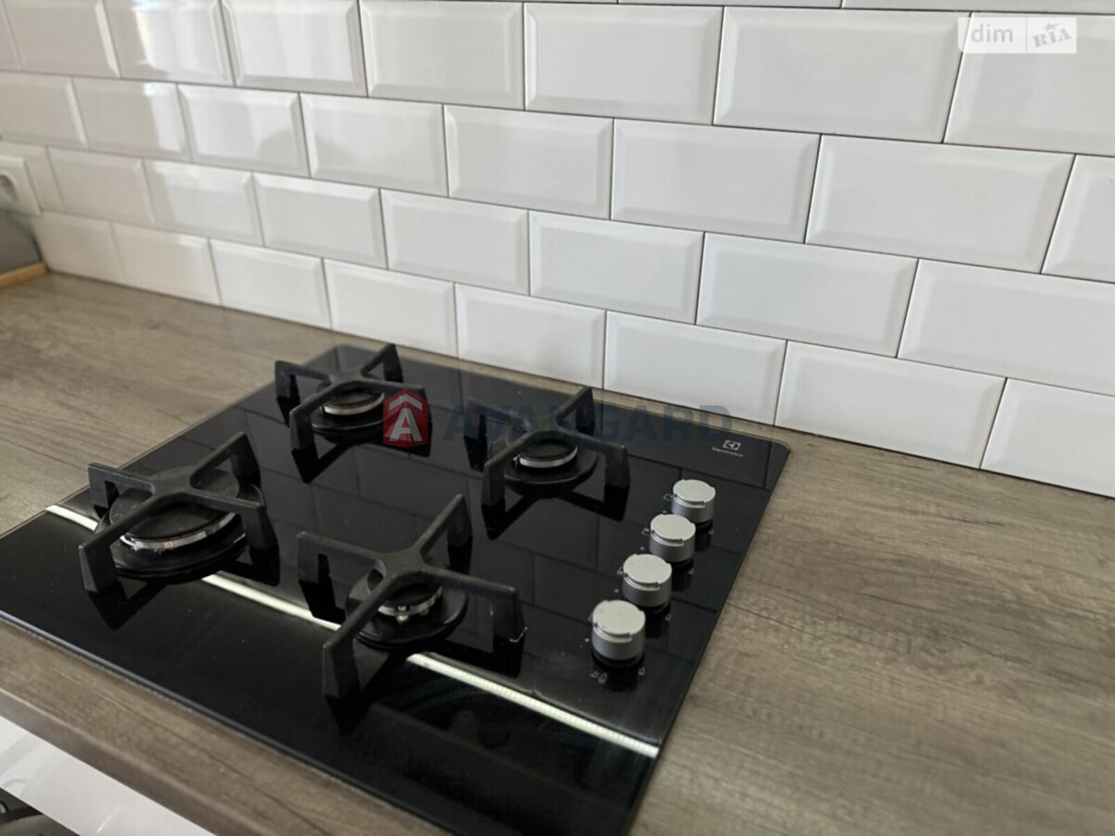 2 ��. ��������, 65/33/11 ��. �., 8/10 ������ ���� 12