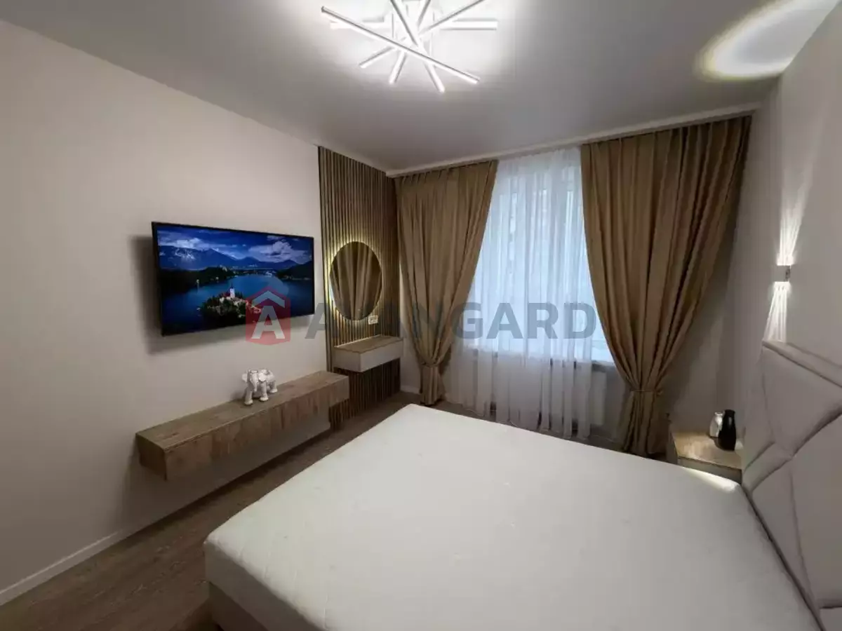 1 ��. ��������, 49/15/20 ��. �., 4/10 ������ ���� 13