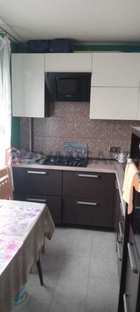 3 ��. ��������, 71/-/8 ��. �., 5/9 ������ ���� 3