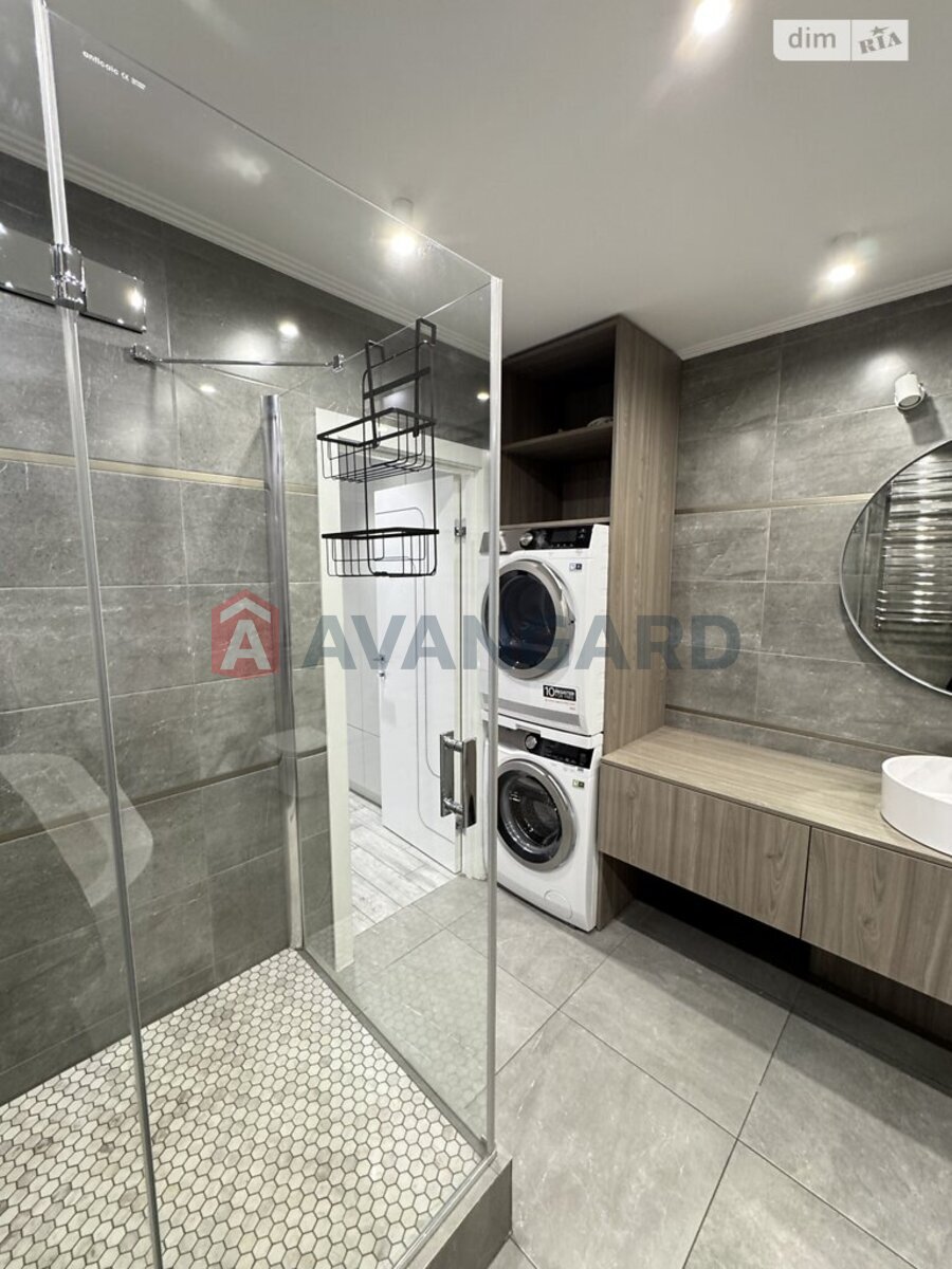 3 ����. ��������, 120/120/49 ��. �., 8/12 ���� ���� 10