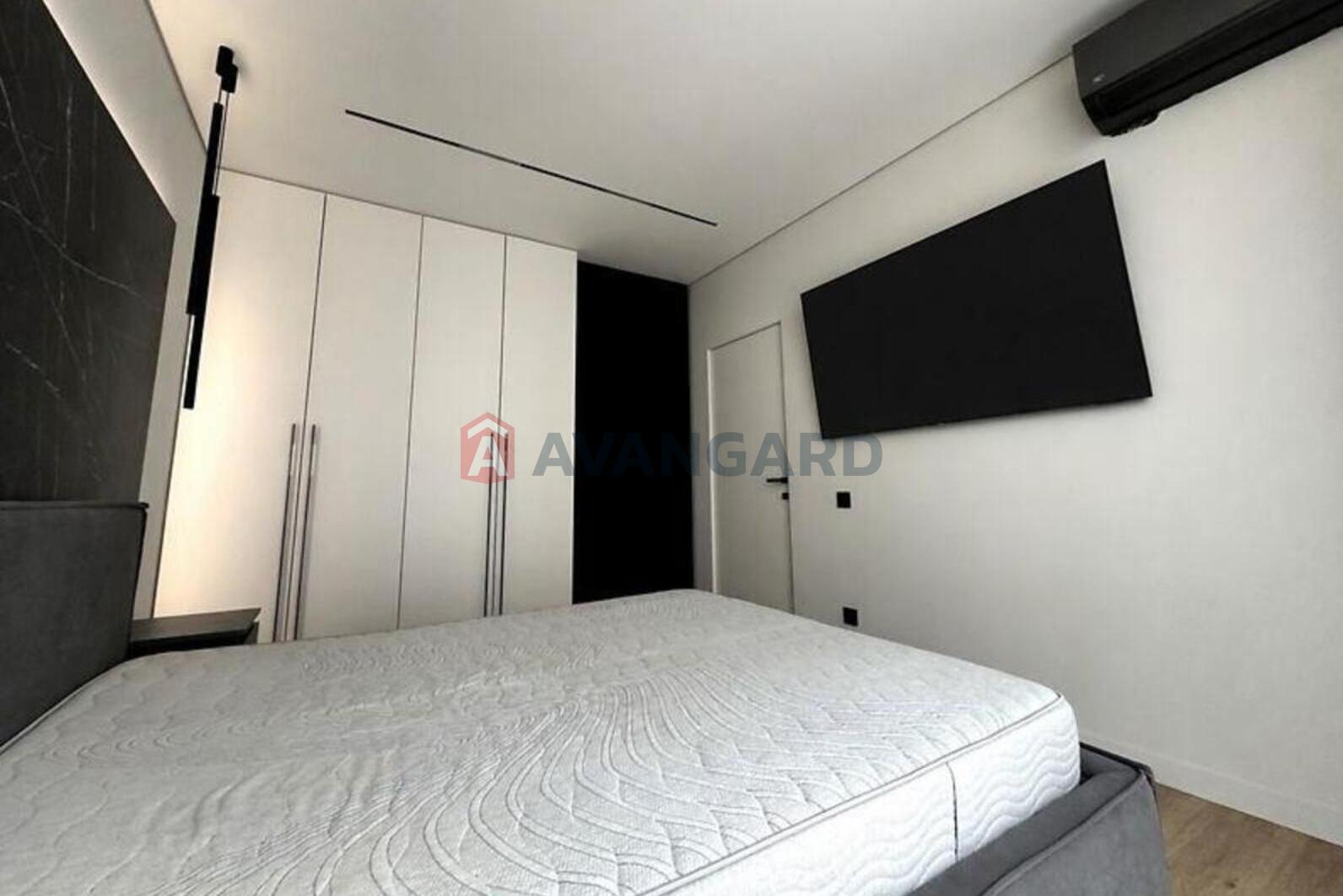 1 ��. ��������, 48/13/22 ��. �., 4/7 ������ ���� 8