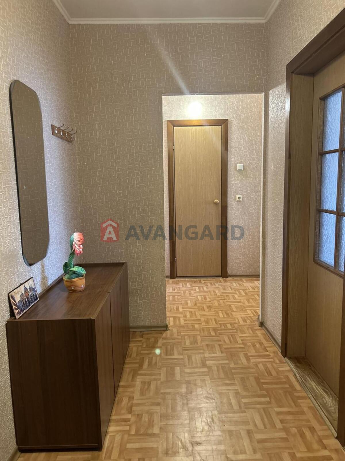 1 ��. ��������, 43/18/10 ��. �., 18/25 ������ ���� 5