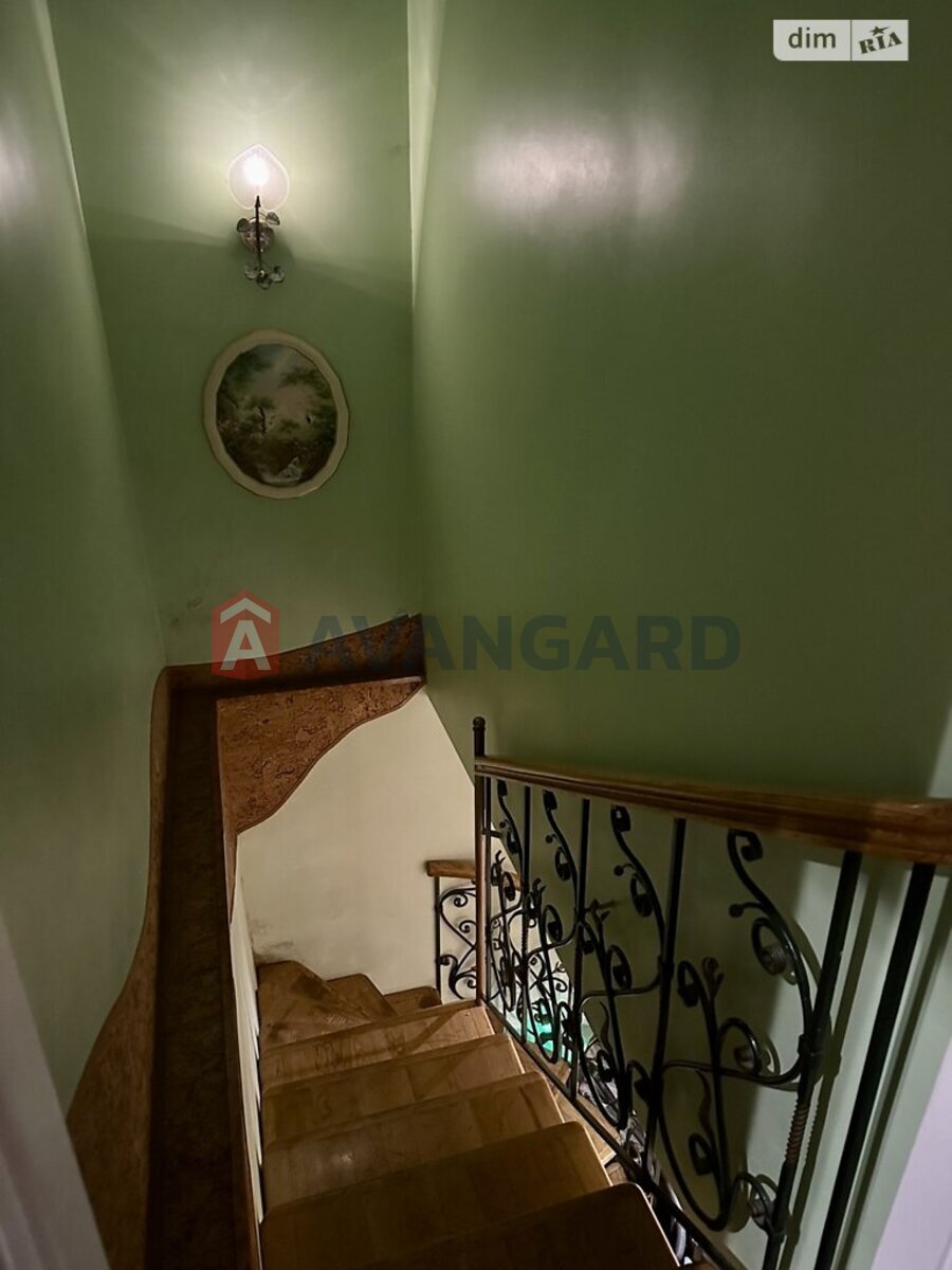 6 ��. ��������, 230/-/19 ��. �., 1/3 ������ ���� 13