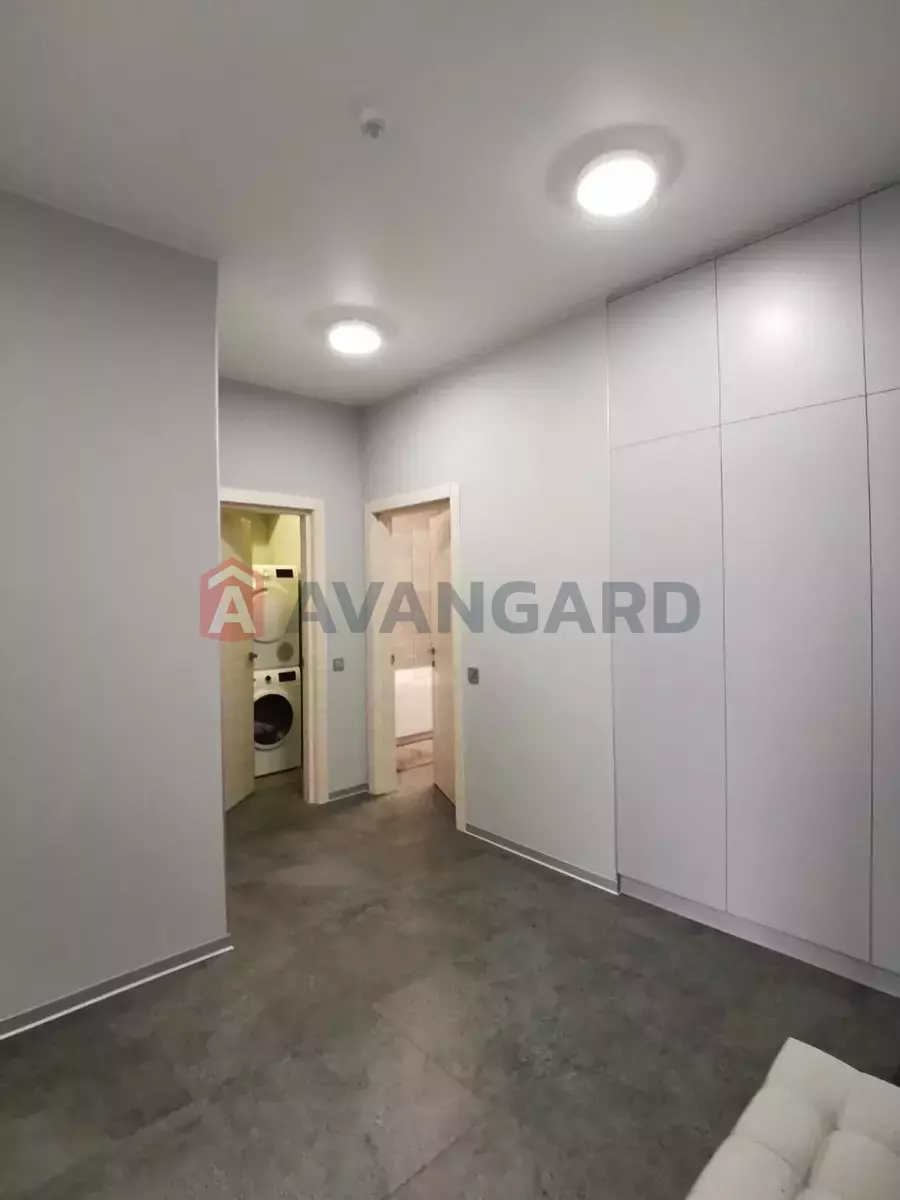 3 ��. ��������, 95/-/24 ��. �., 8/9 ������ ���� 12