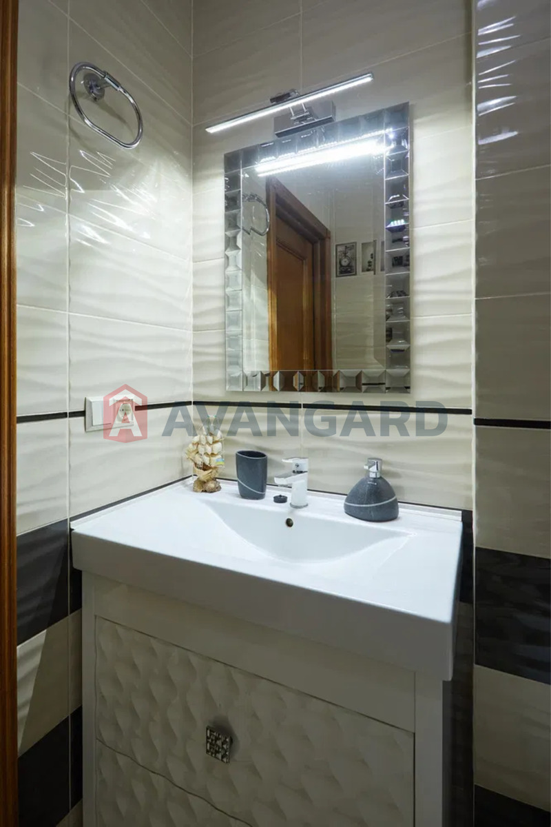 3 ����. ��������, 80/-/25 ��. �., 8/10 ���� ���� 16