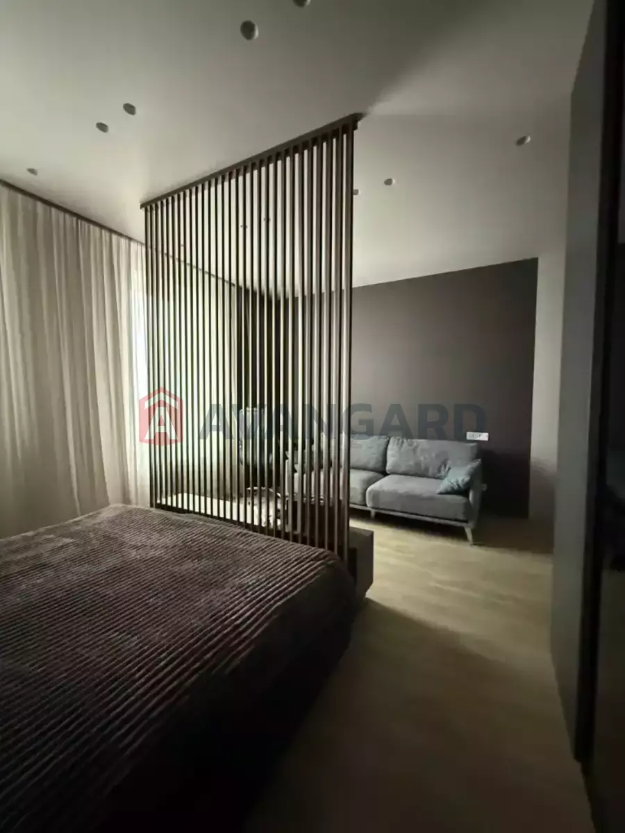 1 ��. ��������, 40/-/- ��. �., 8/19 ������ ���� 6