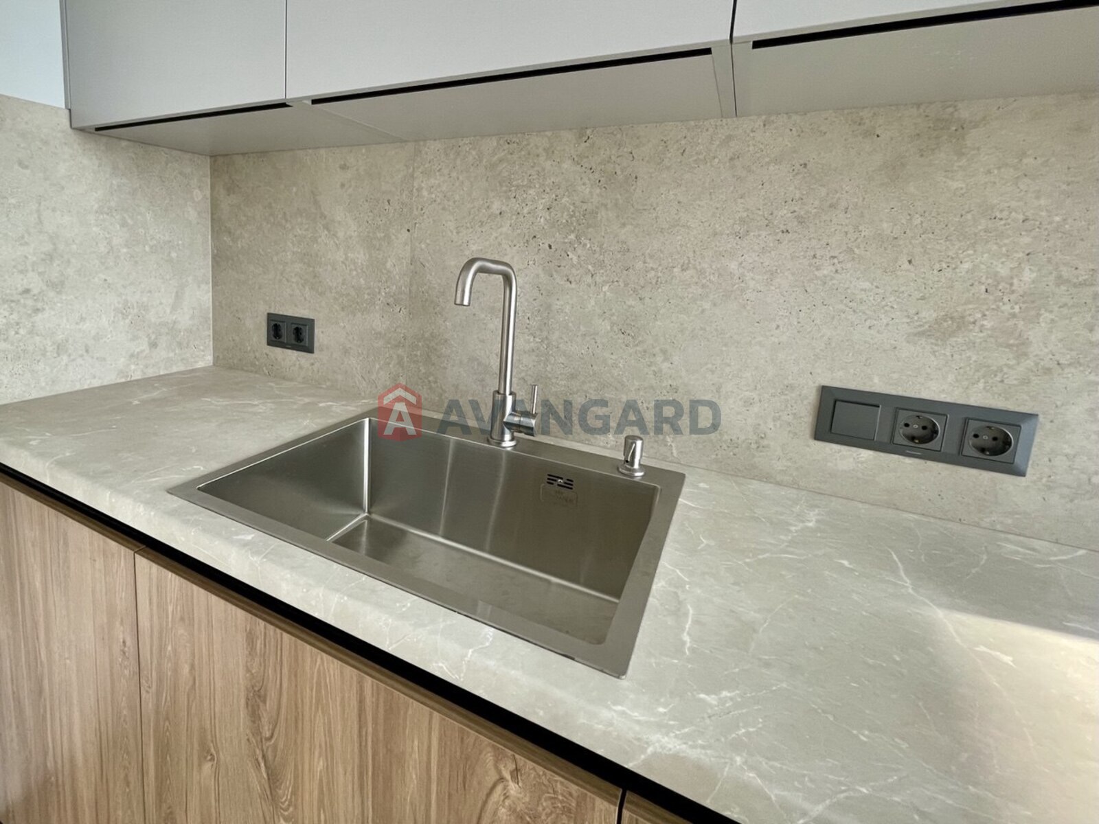 2 ��. ��������, 77,4/-/14,5 ��. �., 10/17 ������ ���� 14