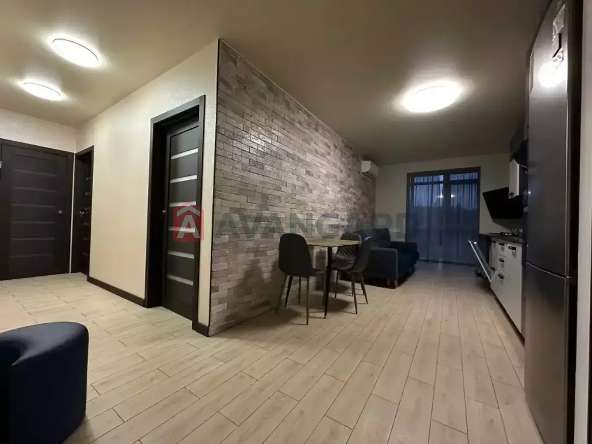 3 ��. ��������, 60/-/- ��. �., 12/12 ������ ���� 8