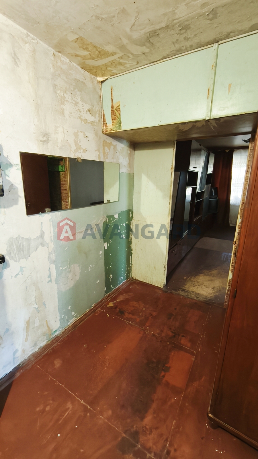 3 ��. ��������, 49,2/34,9/6 ��. �., 1/5 ������ ���� 9