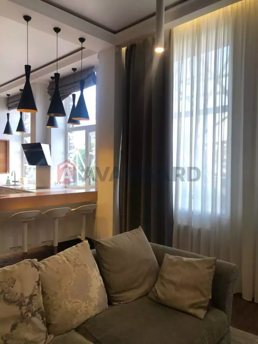 2 ��. ��������, 97/-/- ��. �., 3/5 ������ ���� 6