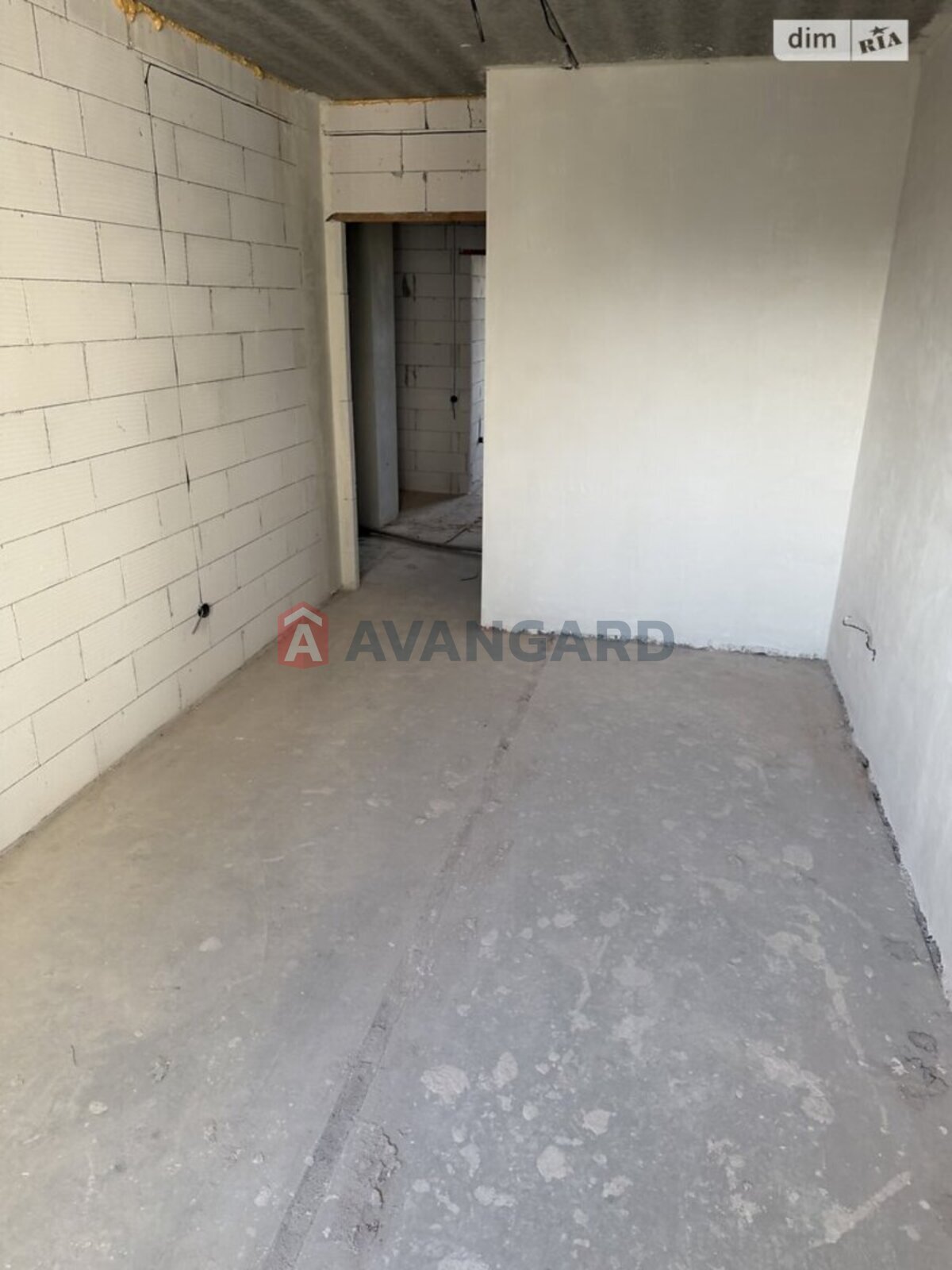 3 ��. ��������, 83/54/14 ��. �., 8/11 ������ ���� 10