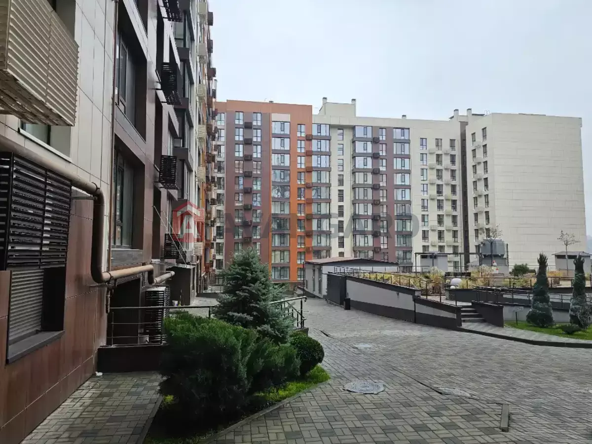 3 ��. ��������, 107/73/18 ��. �., 10/10 ������ ���� 6