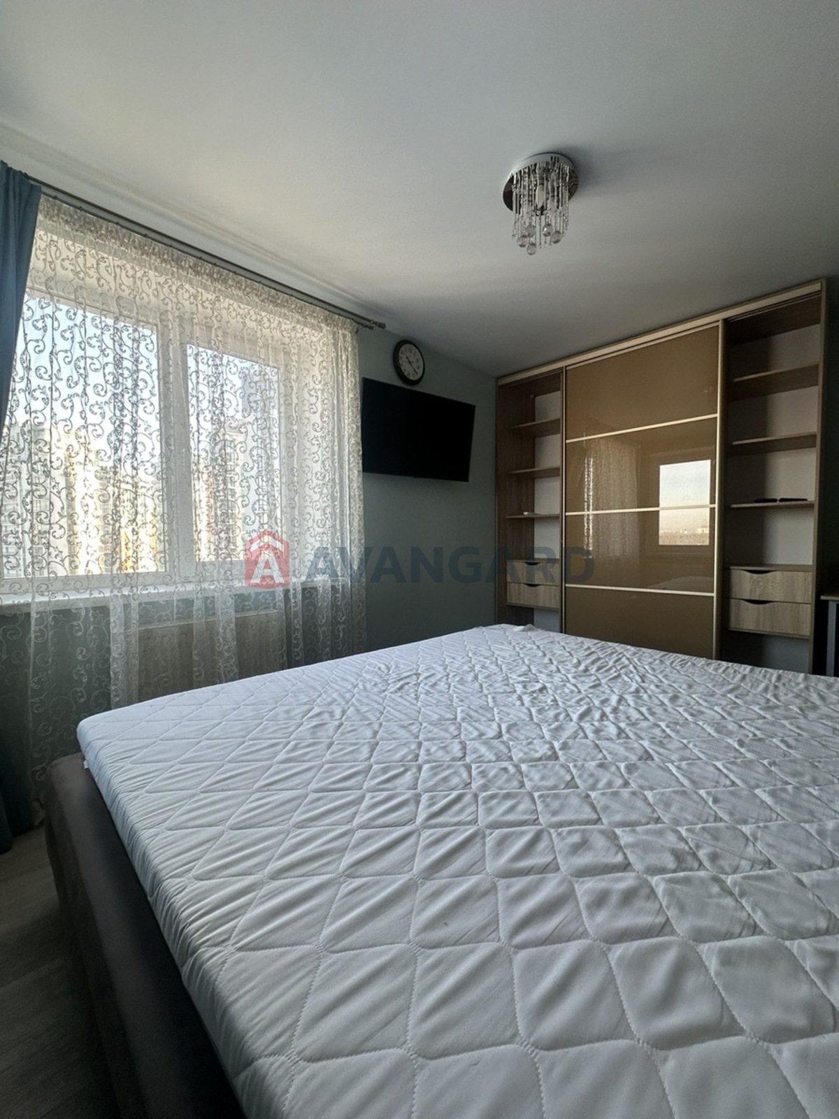 3 ��. ��������, 83/34/18 ��. �., 10/11 ������ ���� 14