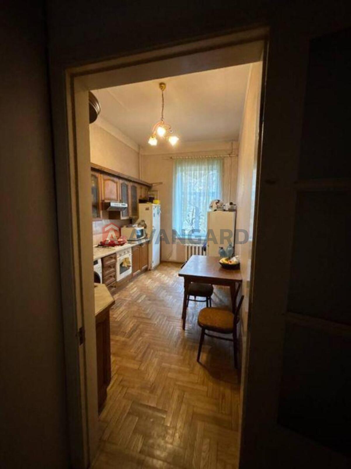 4 ��. ��������, 107/-/14 ��. �., 2/4 ������ ���� 2