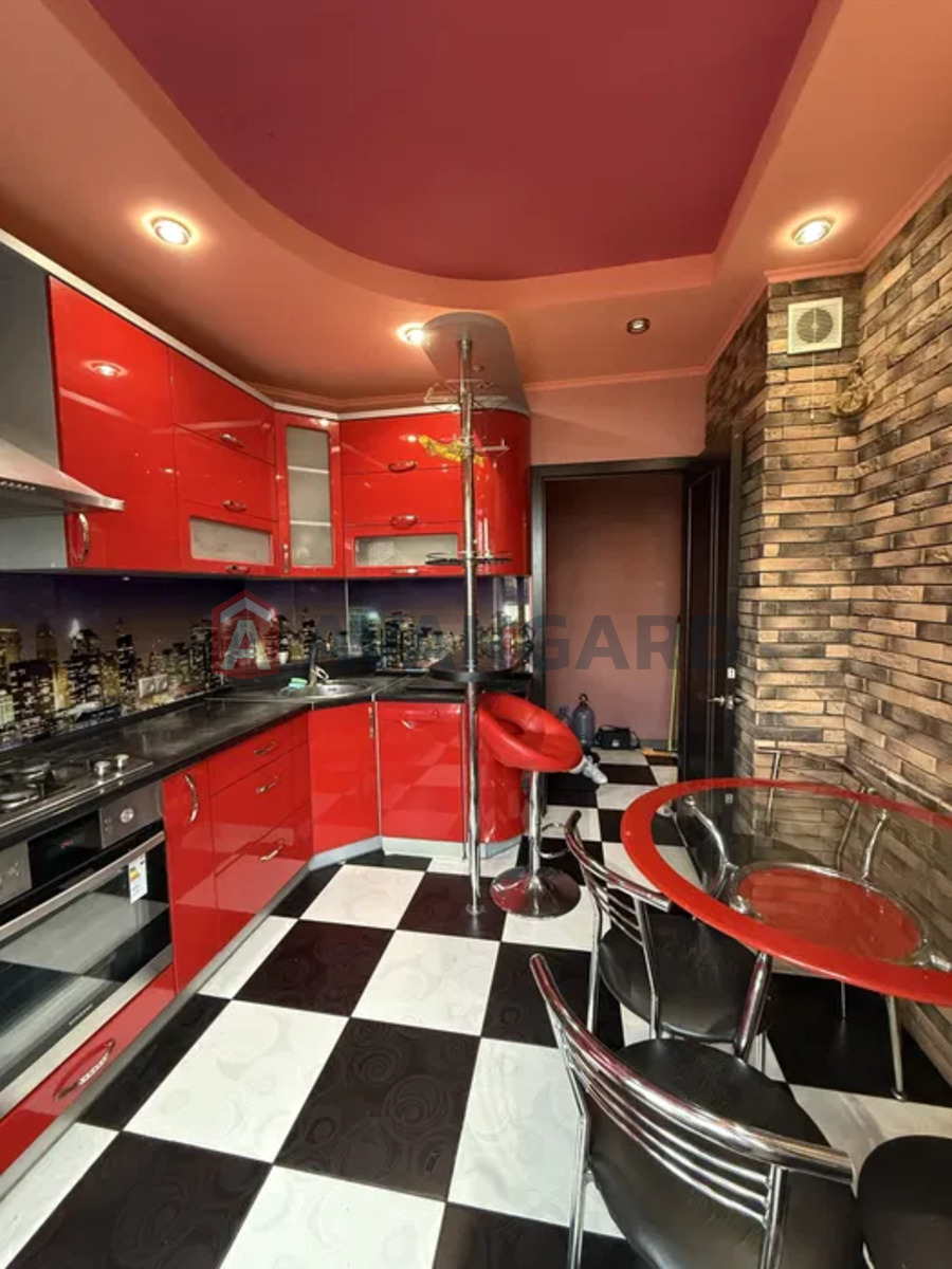 3 ��. ��������, 64/-/10 ��. �., 5/9 ������ ���� 8