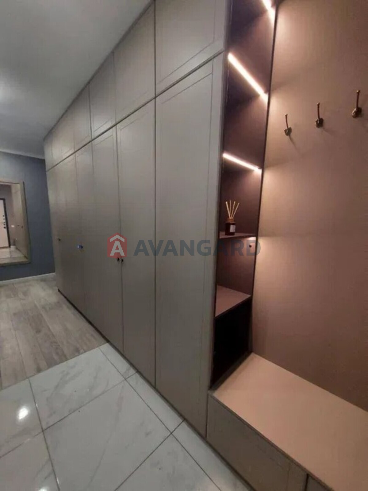 3 ����. ��������, 83/47/12 ��. �., 7/9 ���� ���� 4