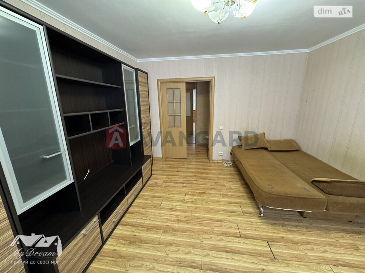 2 ��. ��������, 49/27/7 ��. �., 1/9 ������ ���� 8