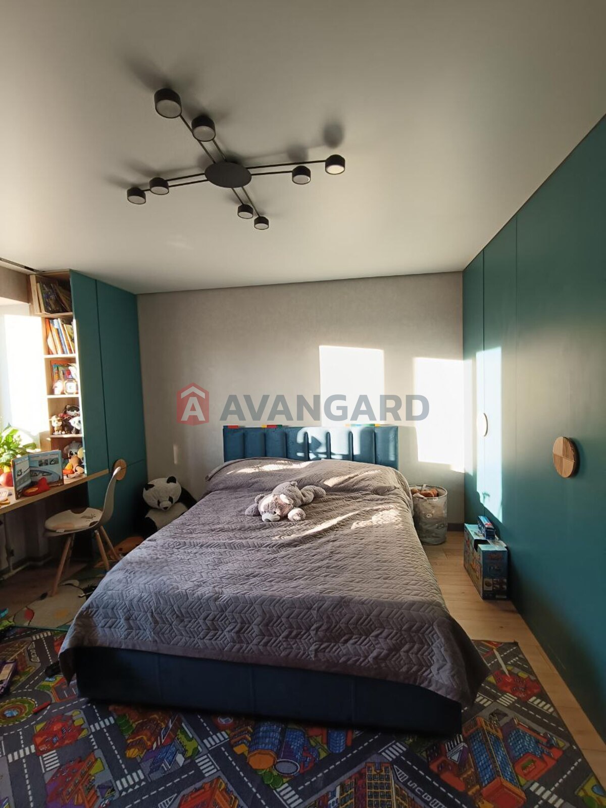 3 ����. ��������, 70/38/8 ��. �., 6/9 ���� ���� 12