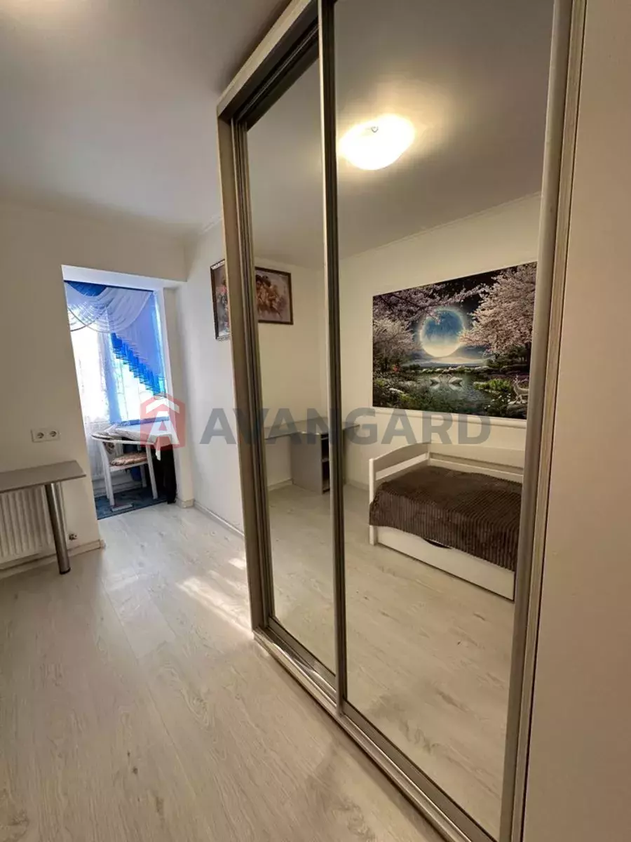 1 ��. ��������, 41/23/7 ��. �., 1/9 ������ ���� 6