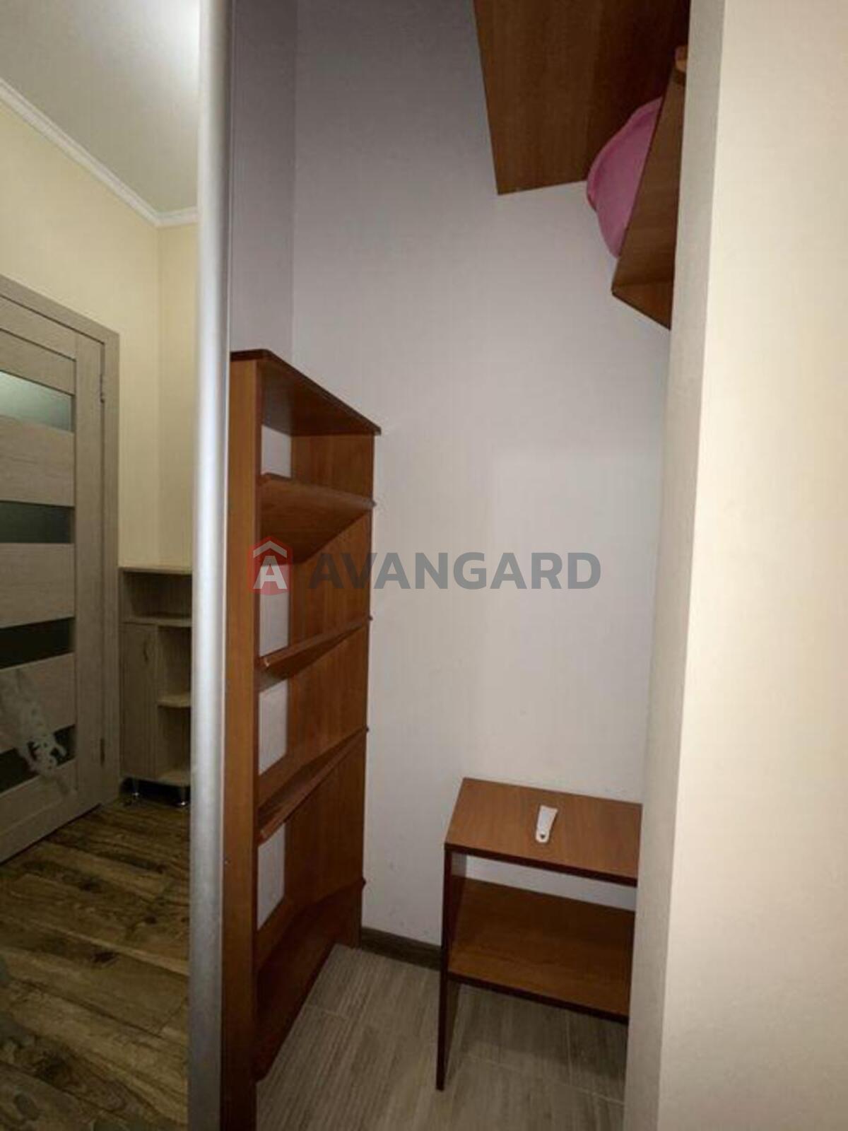 1 ��. ��������, 40/-/15 ��. �., 3/10 ������ ���� 2