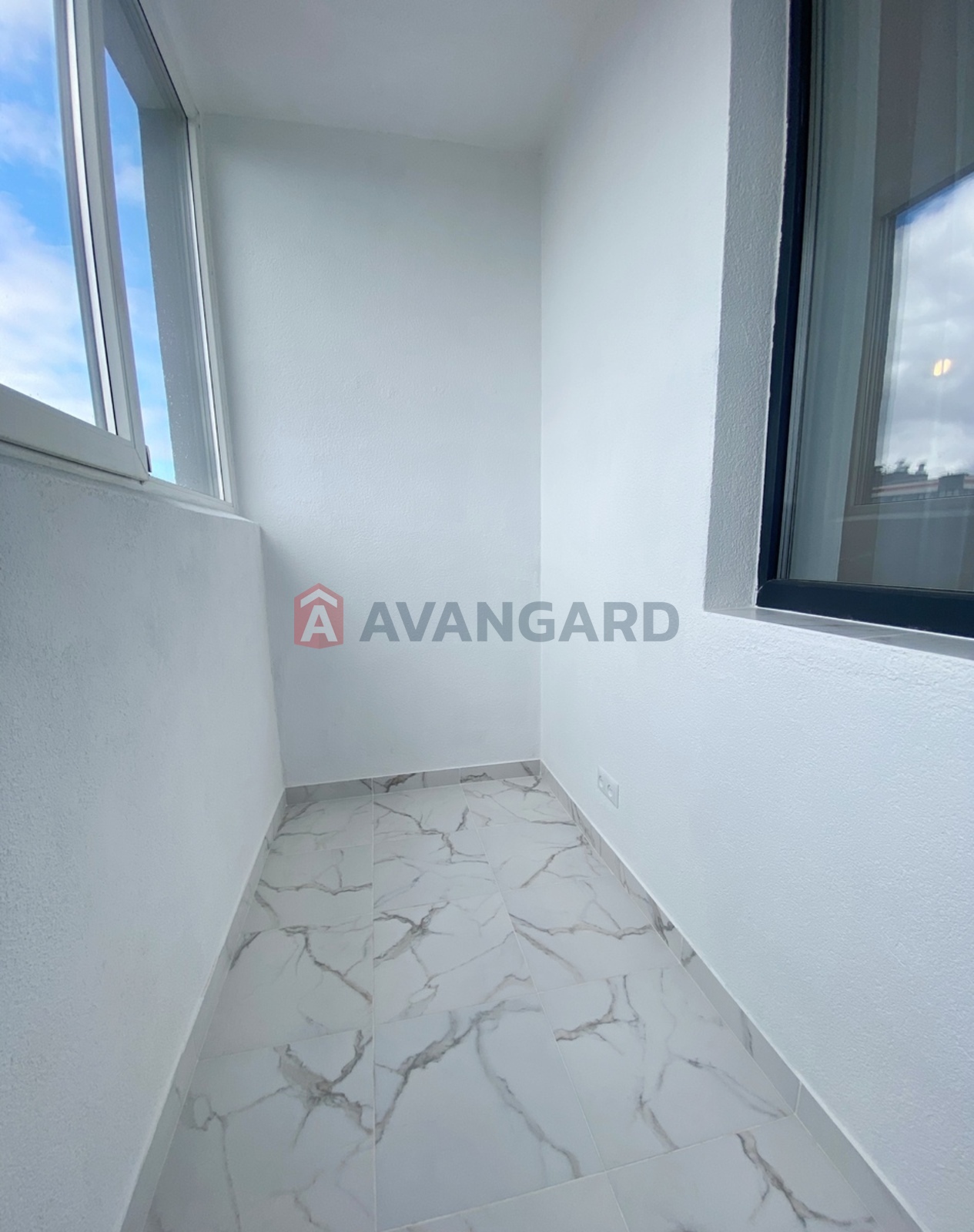 1 ��. ��������, 44/14/20 ��. �., 24/26 ������ ���� 12