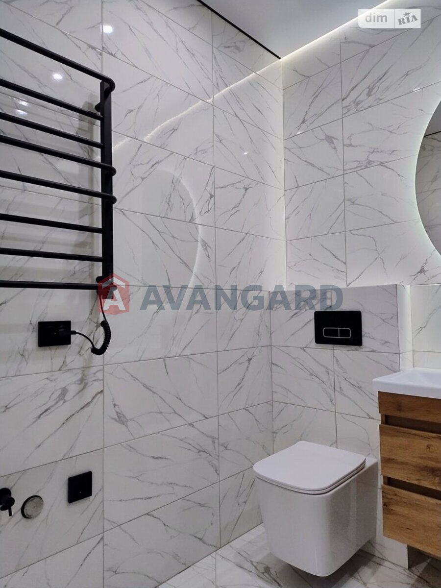 1 ��. ��������, 40/18/12 ��. �., 2/11 ������ ���� 8