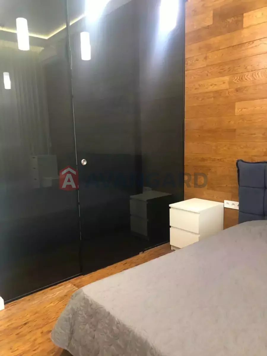 2 ��. ��������, 97/-/- ��. �., 3/5 ������ ���� 10