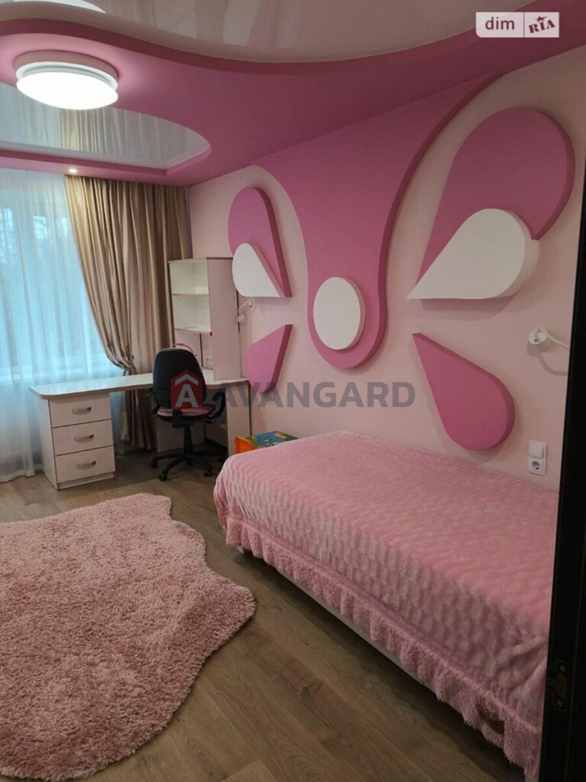 3 ��. ��������, 92/53/14 ��. �., 3/10 ������ ���� 15