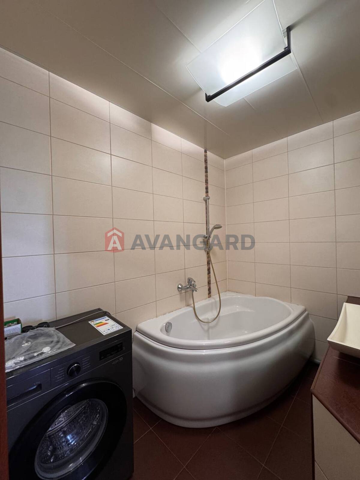 3 ��. ��������, 65/-/10 ��. �., 9/9 ������ ���� 16