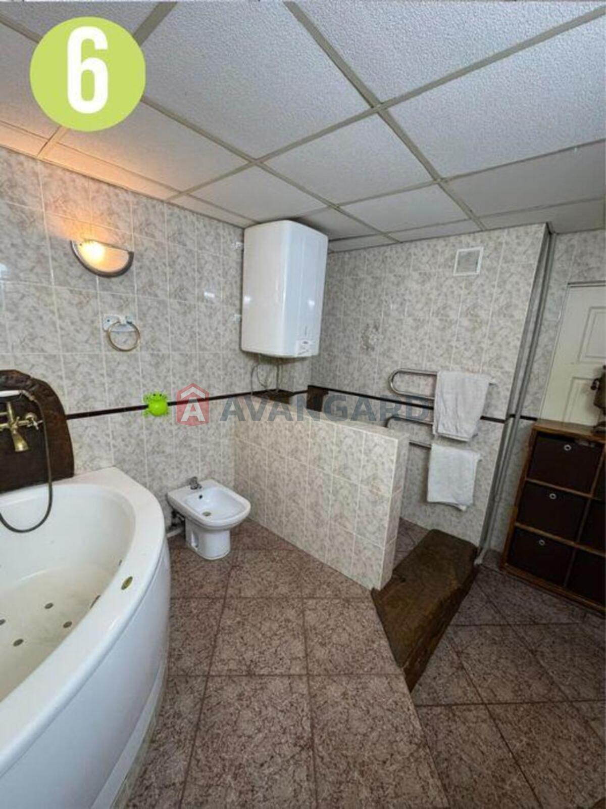 3 ����. ��������, 140/-/13 ��. �., 10/10 ���� ���� 8