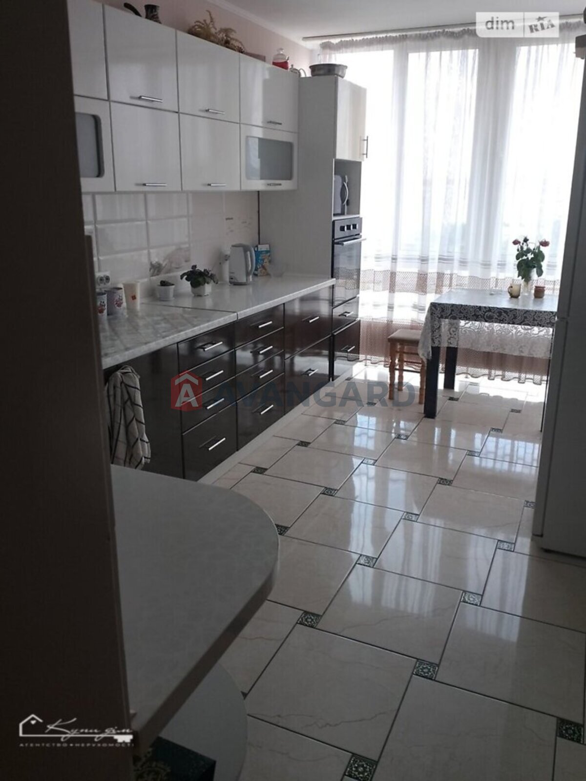 3 ��. ��������, 90/68/12 ��. �., 11/16 ������ ���� 1