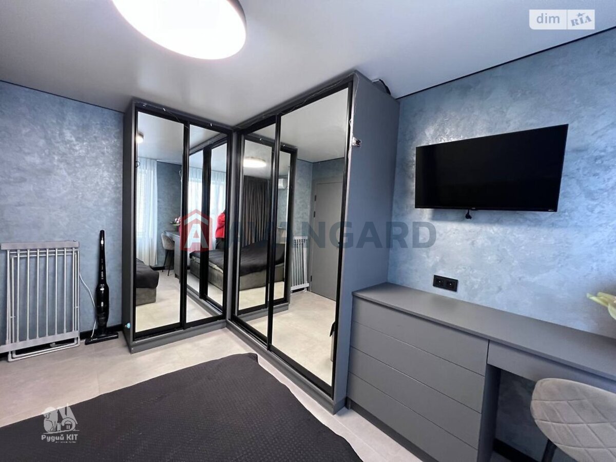 1 ��. ��������, 21/11/4 ��. �., 9/9 ������ ���� 17