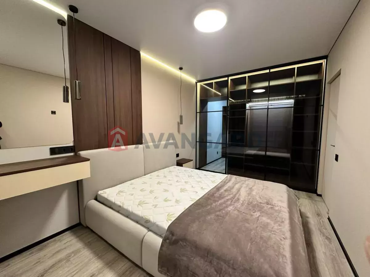 2 ����. ��������, 45/-/17 ��. �., 8/10 ���� ���� 4