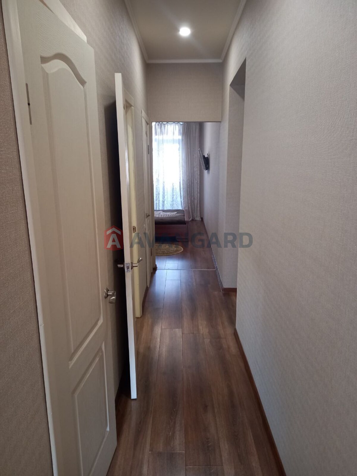 2 ����. ��������, 50/-/6 ��. �., 2/3 ���� ���� 9