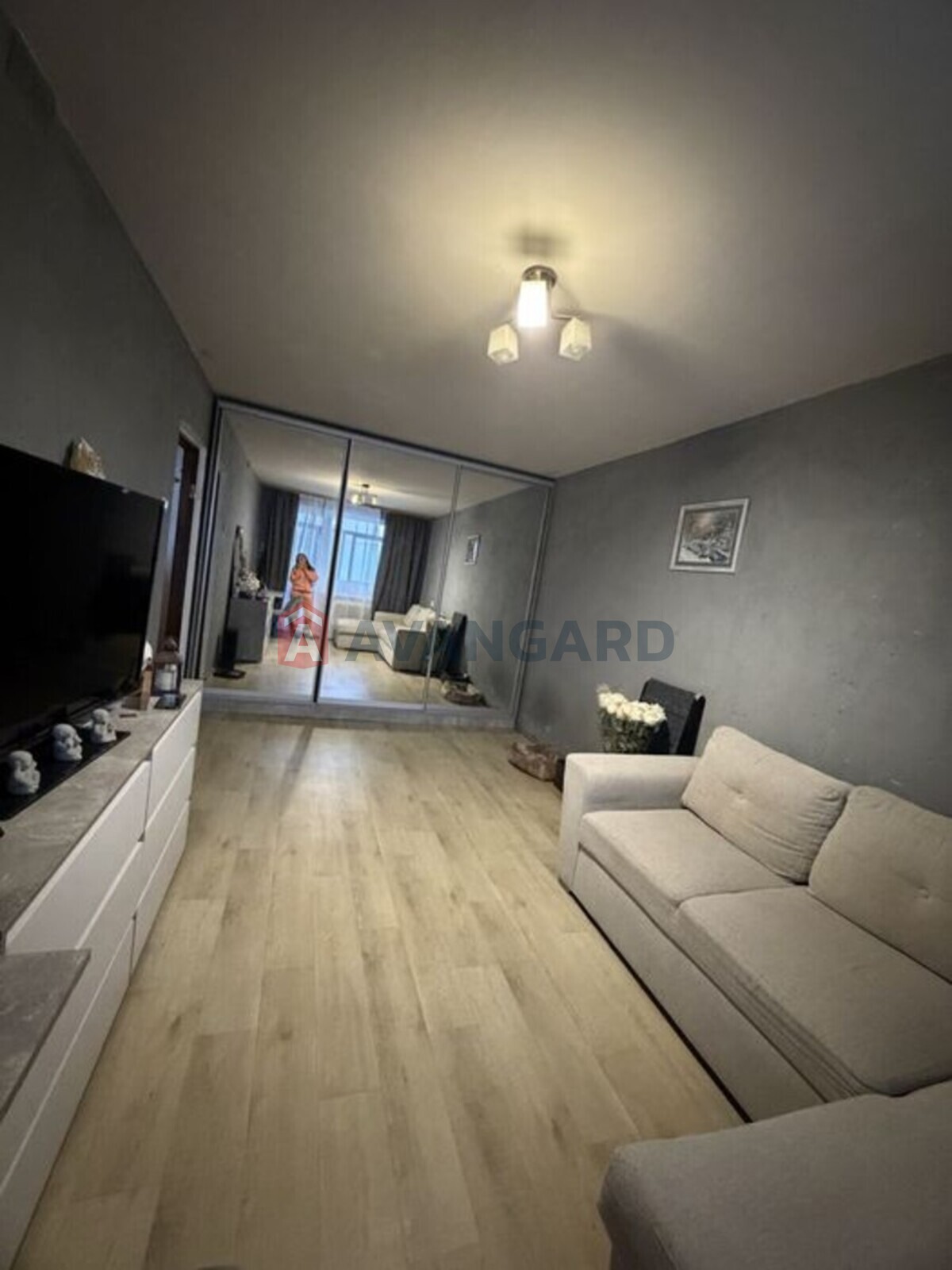 1 ��. ��������, 35/-/9 ��. �., 8/10 ������ ���� 3