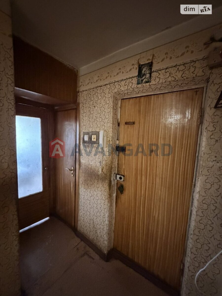 3 ��. ��������, 64/36/8 ��. �., 4/9 ������ ���� 3