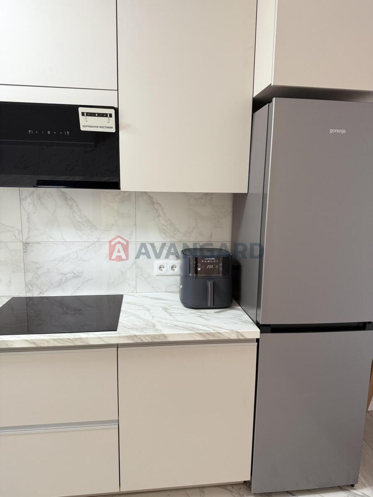 1 ��. ��������, 35/12/14 ��. �., 2/4 ������ ���� 3