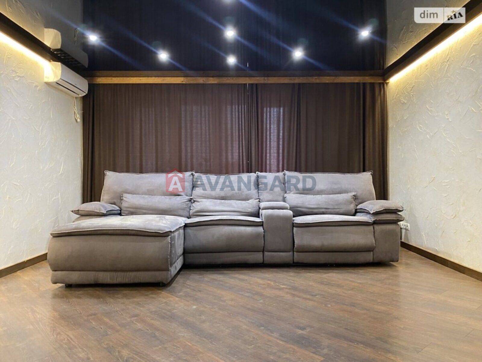 3 ��. ��������, 98/67/14 ��. �., 1/5 ������ ���� 10