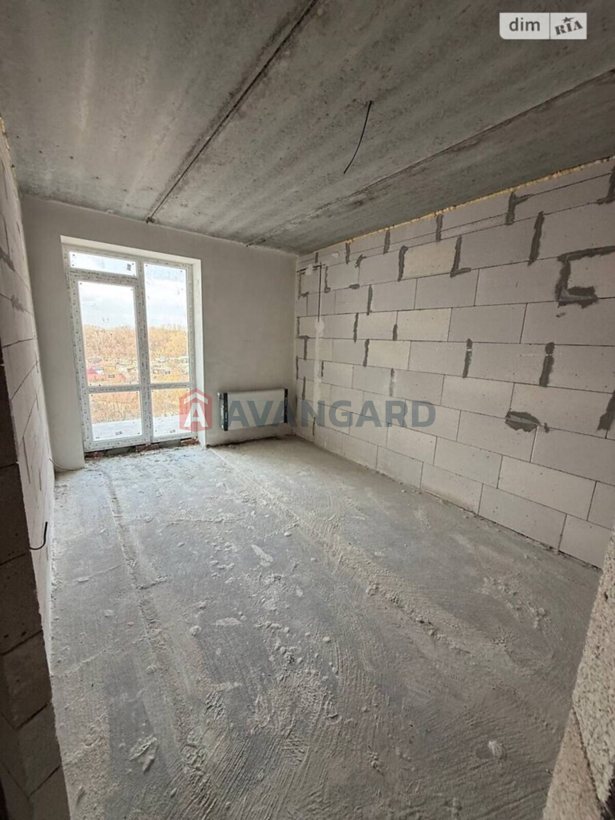 1 ��. ��������, 38/18/14 ��. �., 8/10 ������ ���� 3