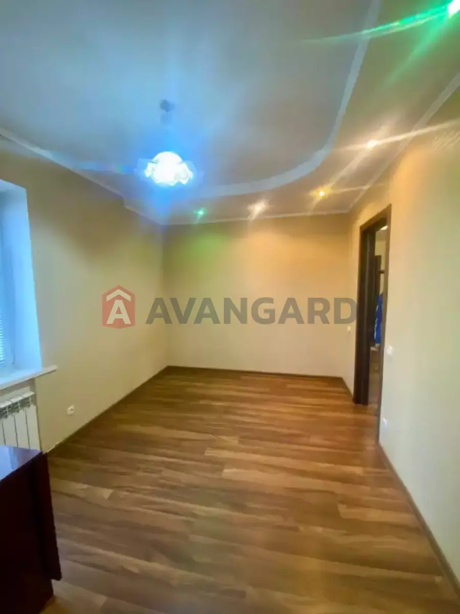 3 ����. ��������, 65/-/8 ��. �., 3/9 ���� ���� 10