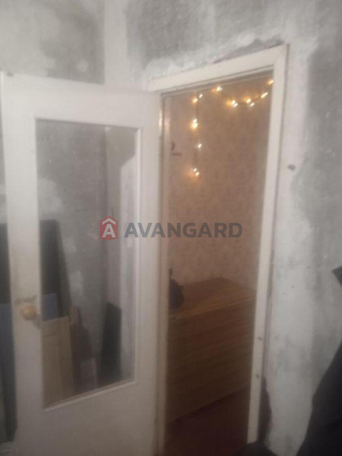 1 ��. ��������, 38/-/8 ��. �., 2/9 ������ ���� 8